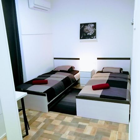 Zpula Center Studio Apartments Pula Exterior foto