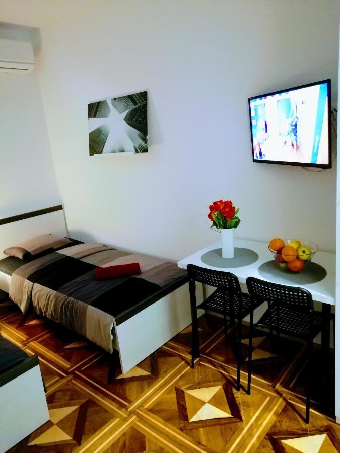 Zpula Center Studio Apartments Pula Exterior foto