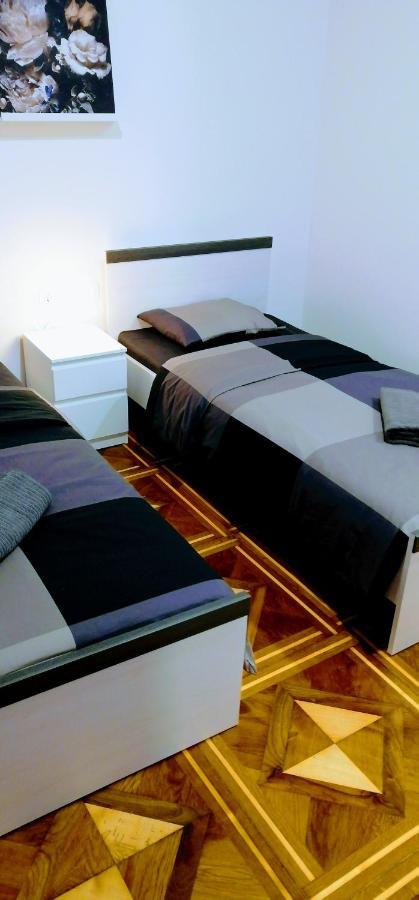 Zpula Center Studio Apartments Pula Exterior foto