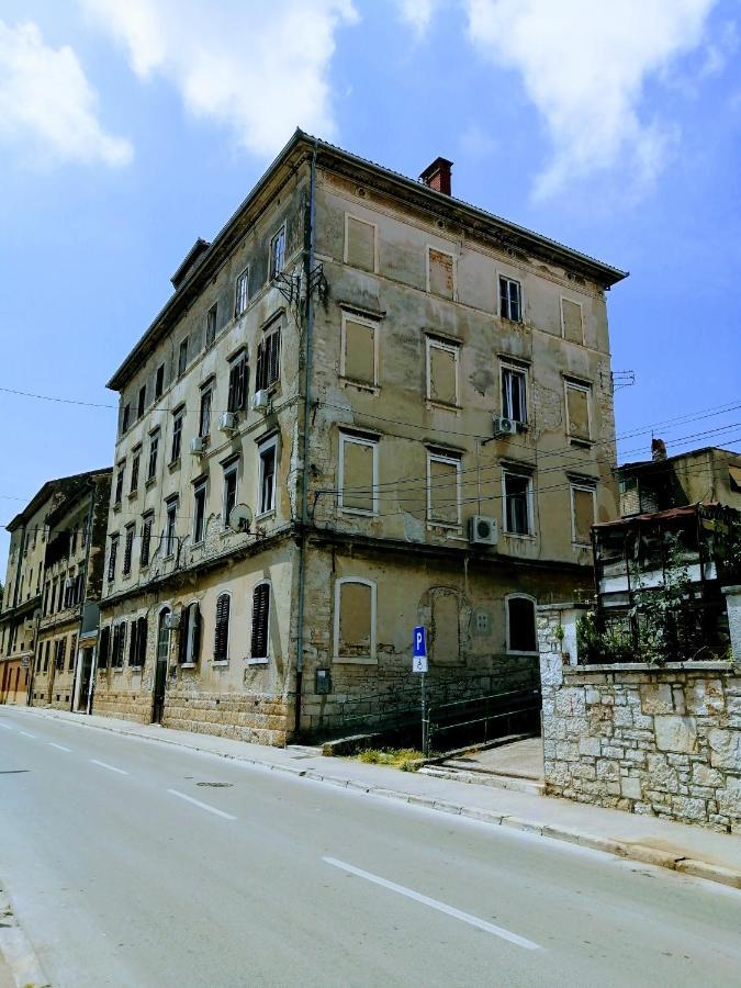 Zpula Center Studio Apartments Pula Exterior foto