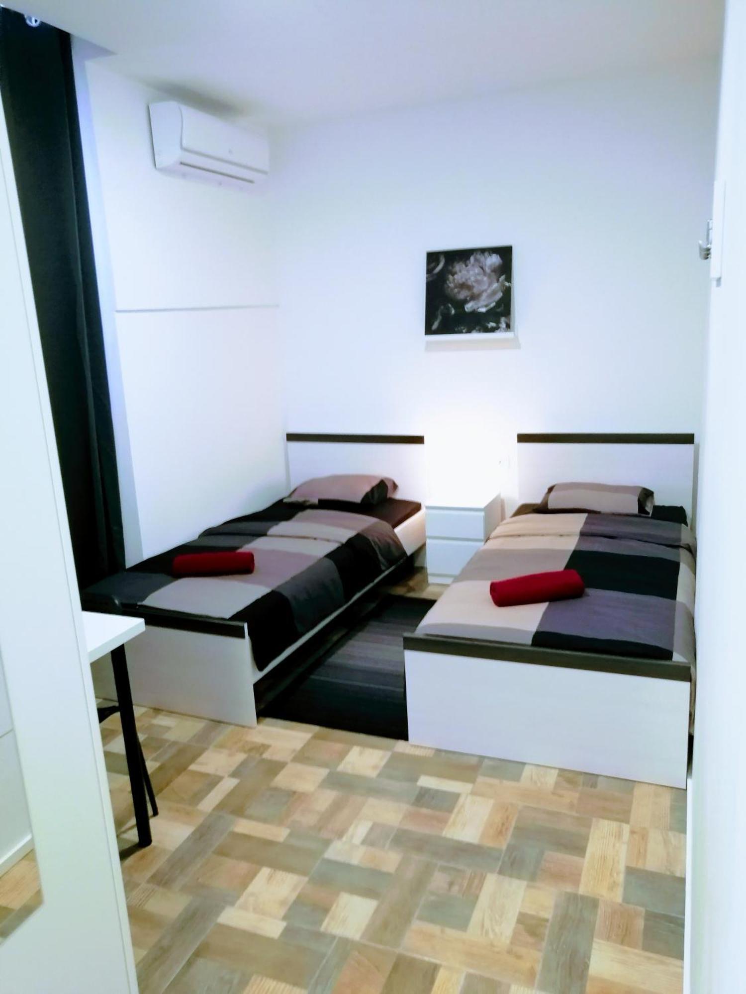 Zpula Center Studio Apartments Pula Exterior foto